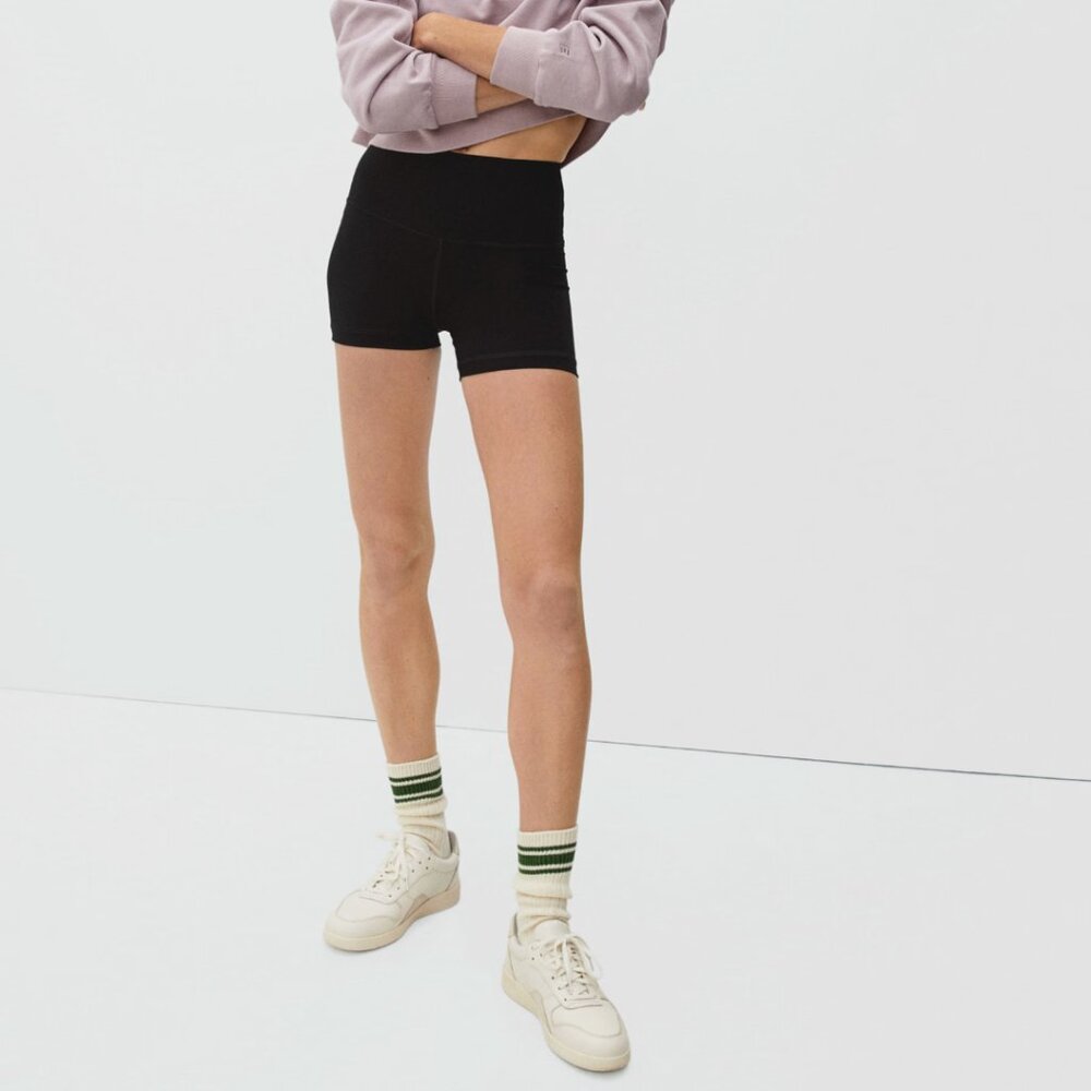 Everlane Perform Short Short Minimalist Clean Girl Loungewear Cozy Athleisure